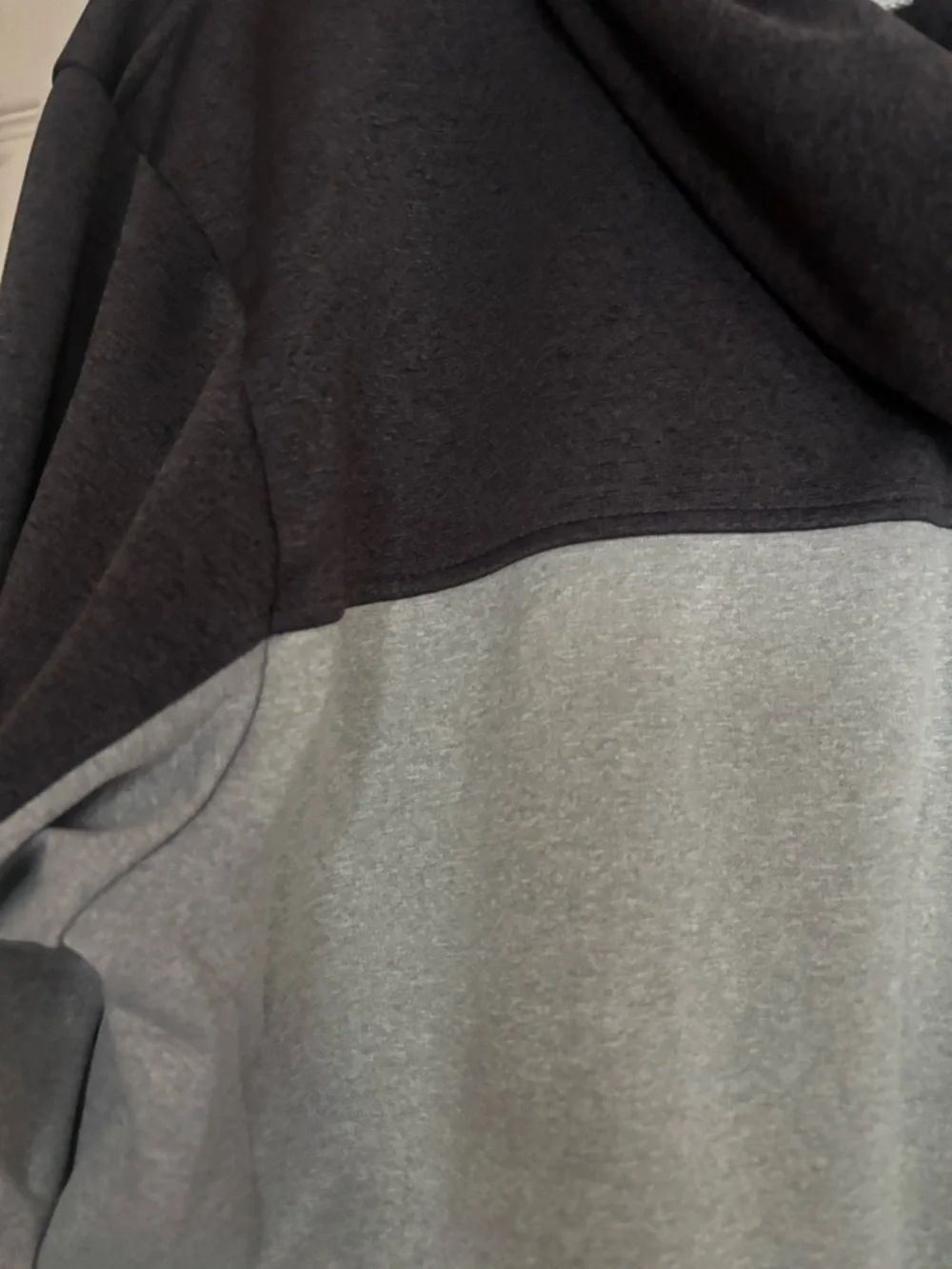 Men’s The North Face Black & Gray Zip Hoodie lightweight  size Large